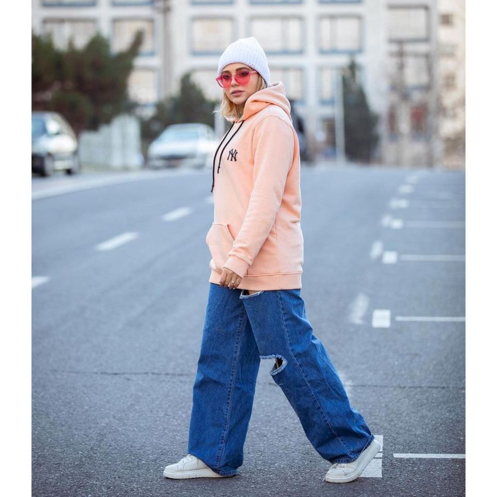 Autumn style for girls with a hoodie 7