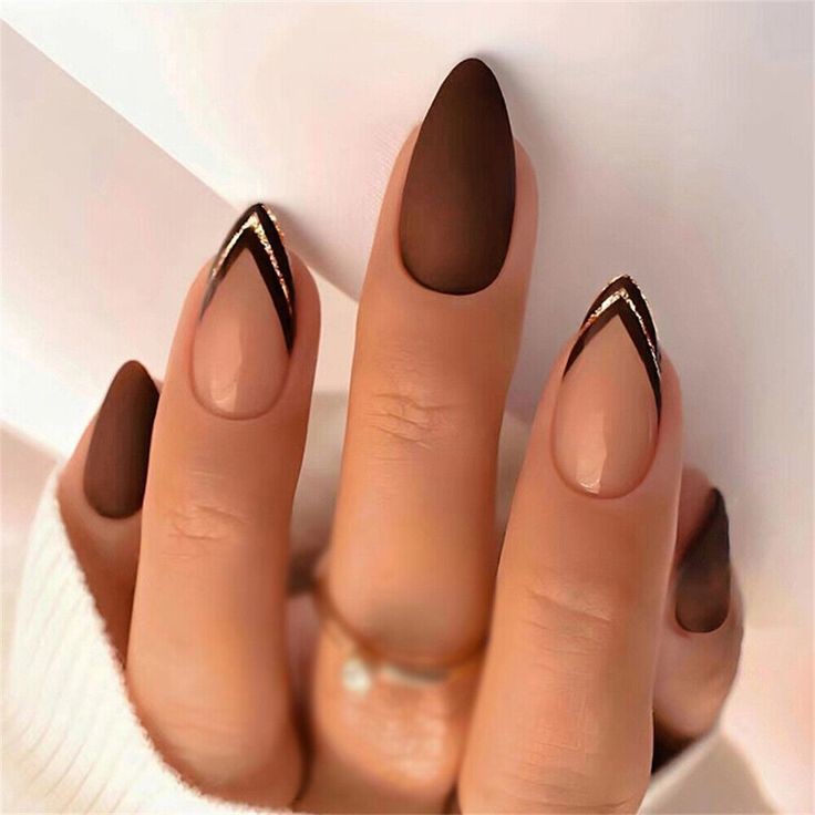 brown-trend-2025-nail-design-mahfamshop (6)