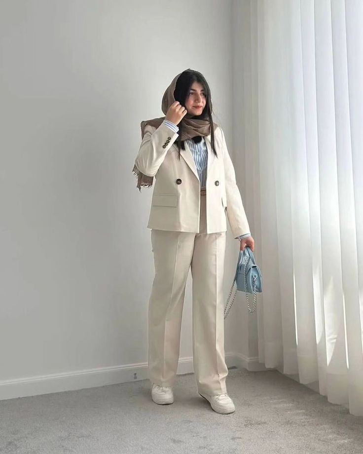 کت شلوار اسپرت زنانه