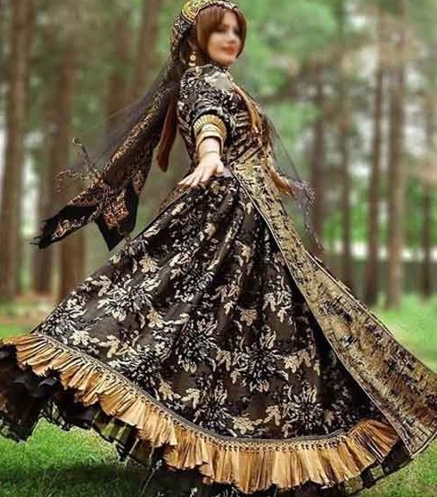 لباس محلی شیرازی زنانه