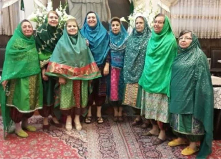 لباس زرتشتی زنانه