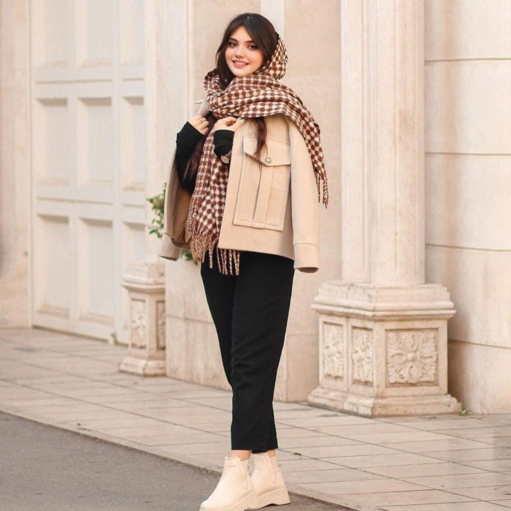 تیپ با نیم بوت زنانه