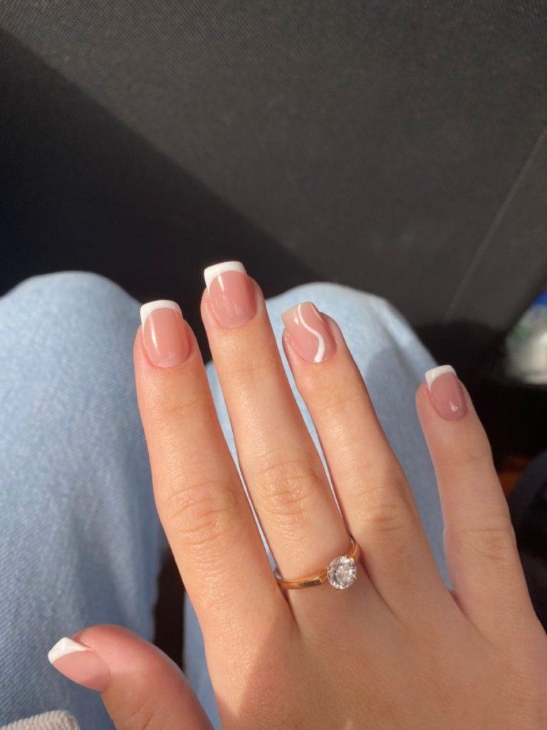 طرح ناخن کوتاه فرنچ