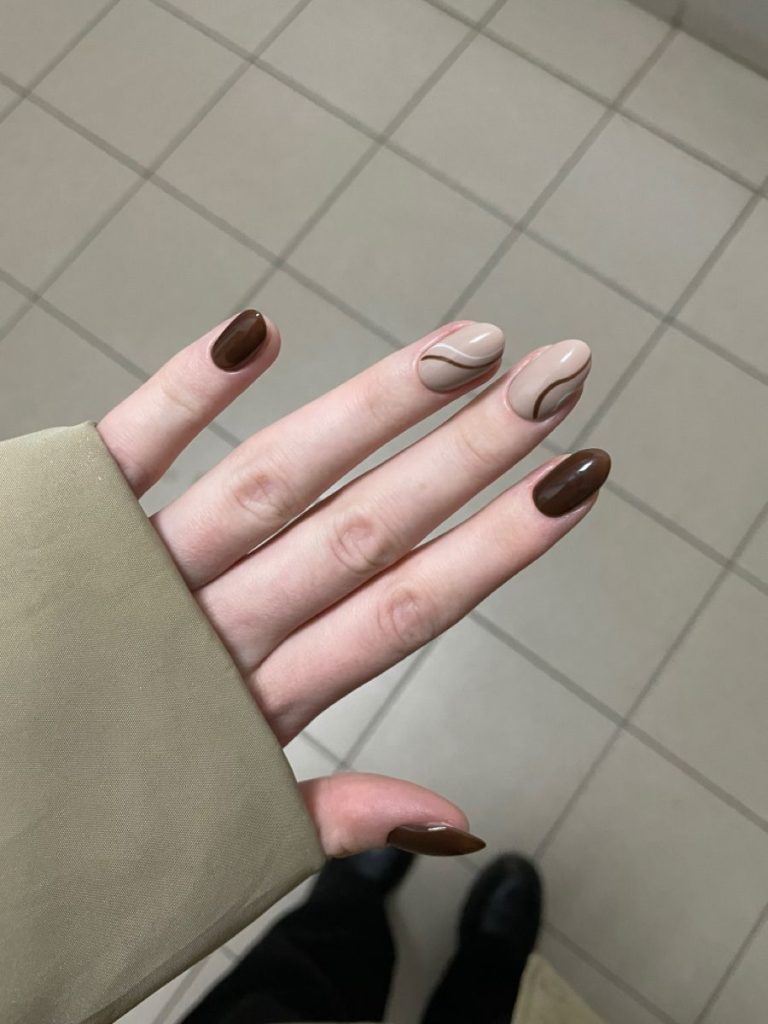 طرح ناخن کوتاه ترند 2025