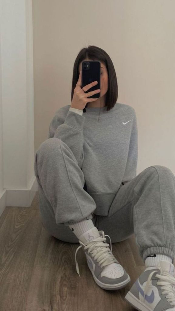 Monochrome Women's Jogger Outfit (3)
