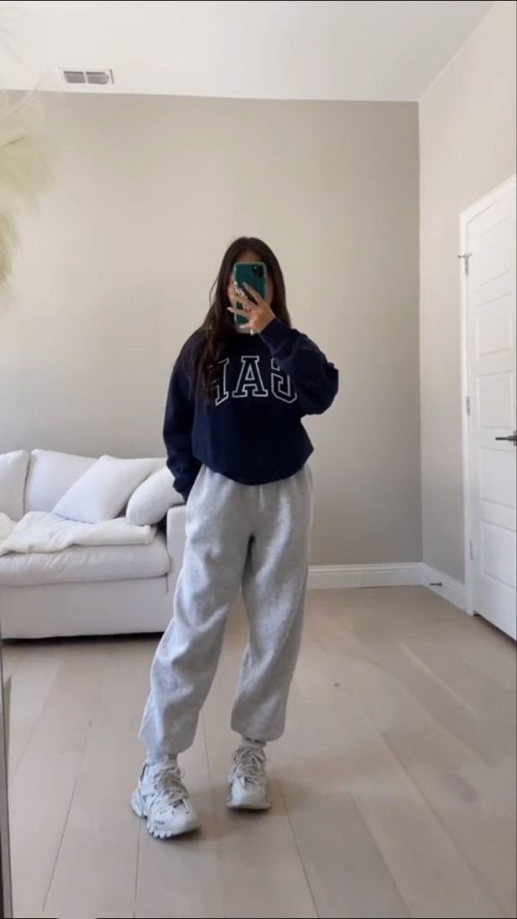Women's Joggers with Hoodie Outfit (2)