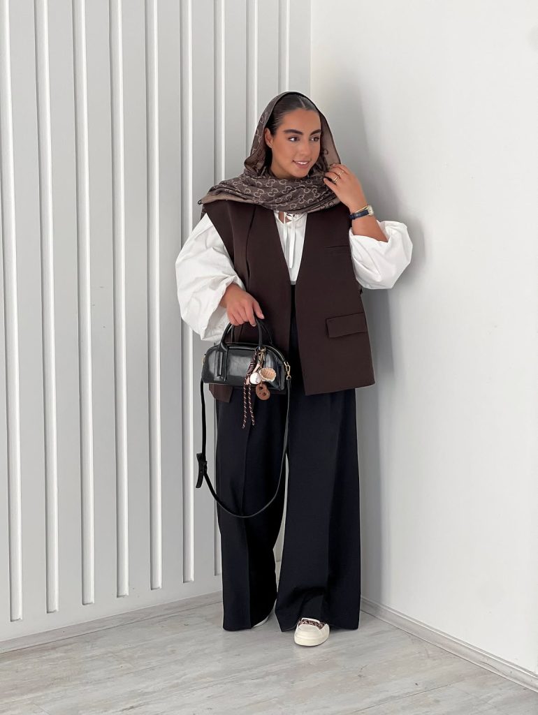 women-vest-outfit-ideas (19)