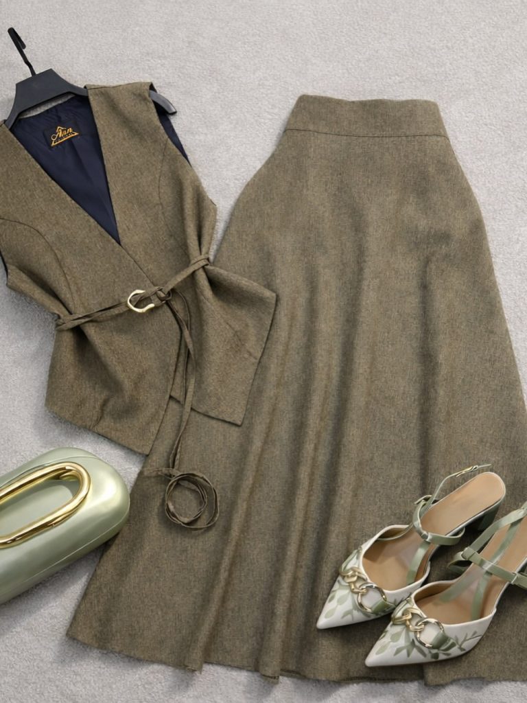 women-vest-outfit-ideas (22)